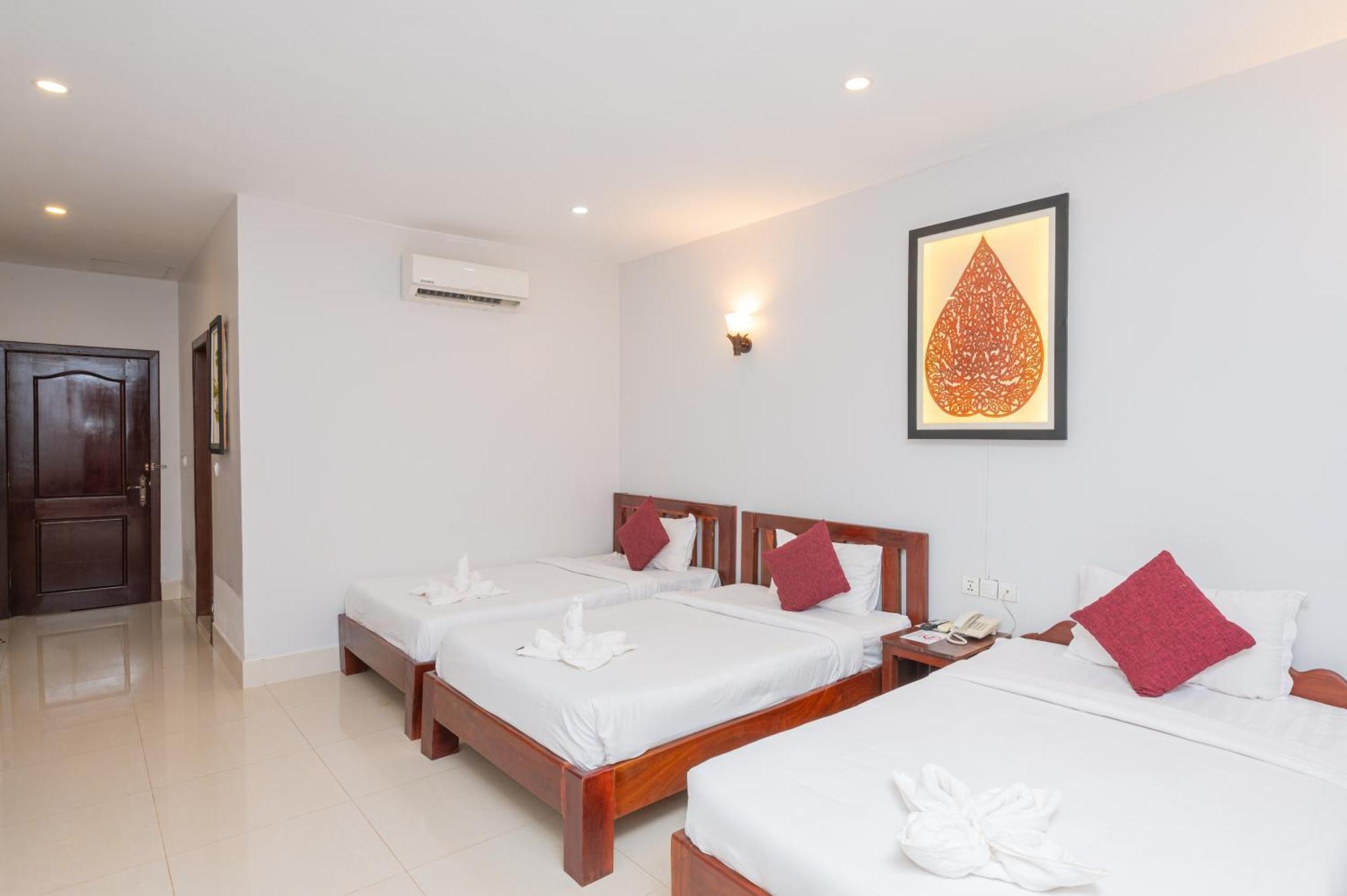 Damnak Soksan Hotel Siem Reap Exterior photo