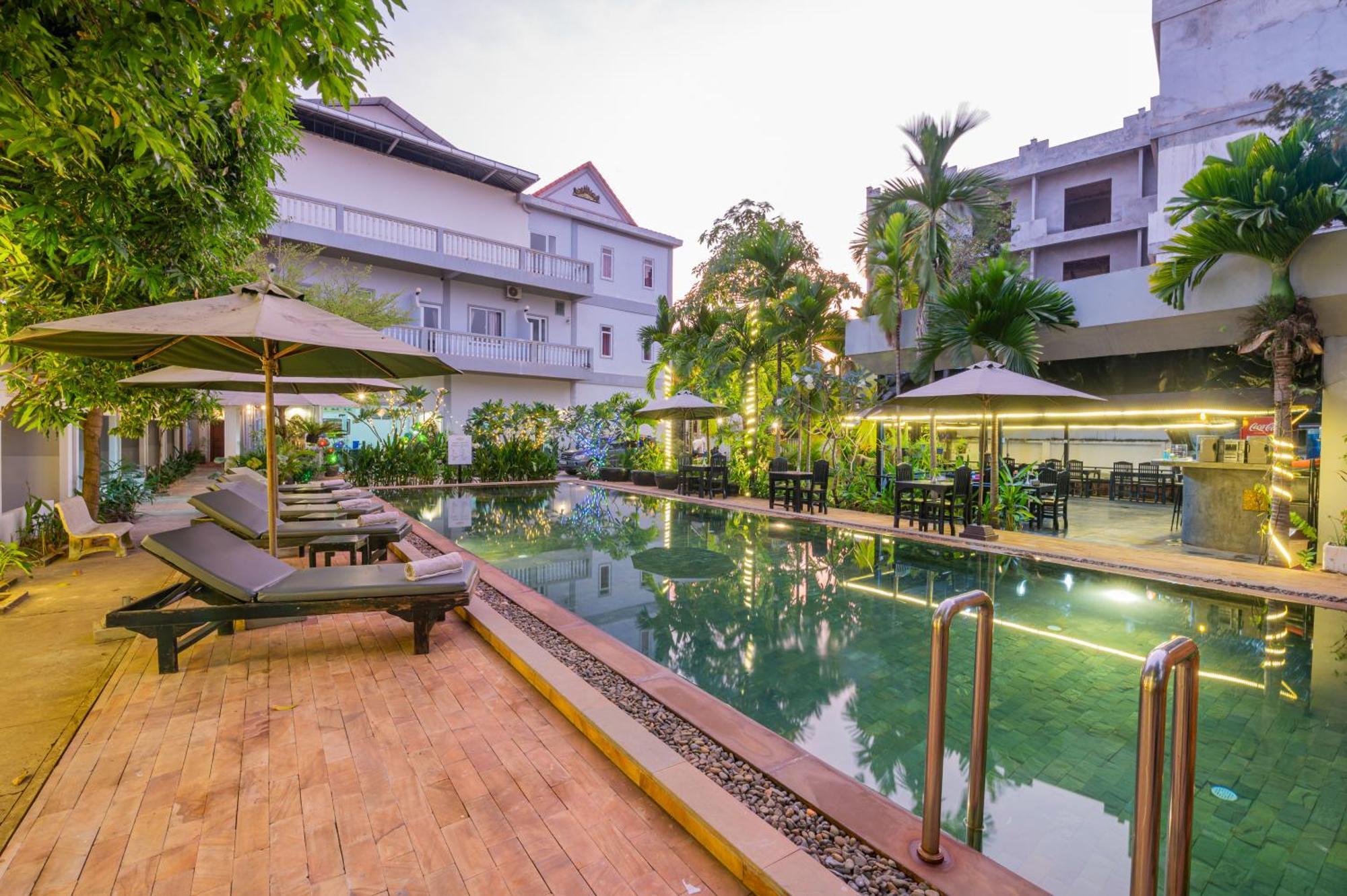 Damnak Soksan Hotel Siem Reap Exterior photo