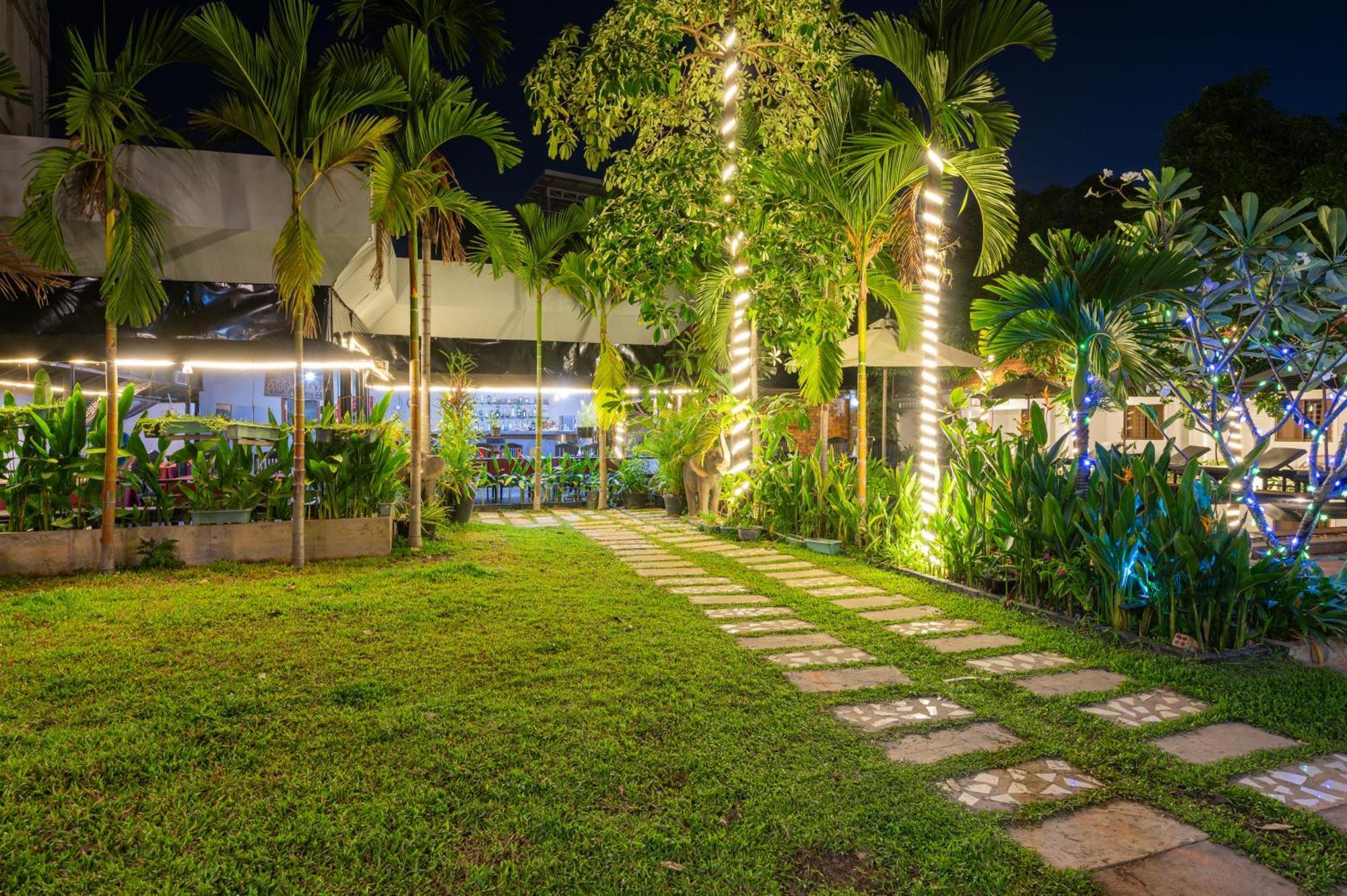 Damnak Soksan Hotel Siem Reap Exterior photo